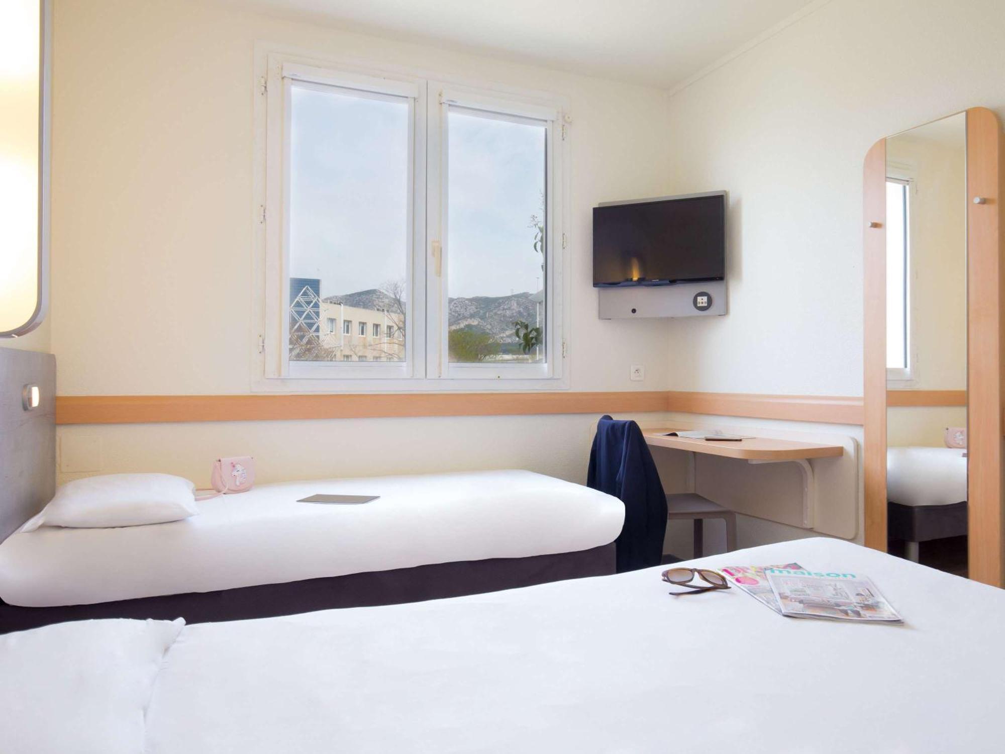 Ibis Budget Aubagne Paluds Agora Buitenkant foto